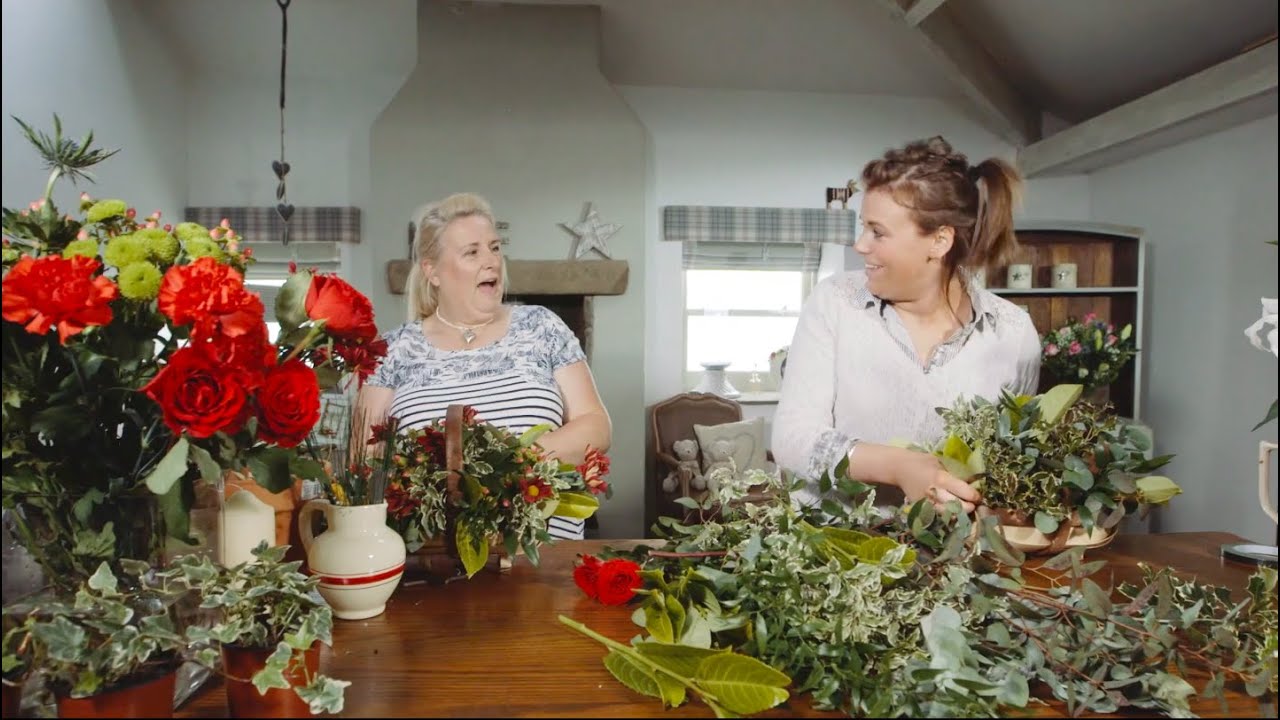 Mad Florists: How to Make a Christmas Bouquet