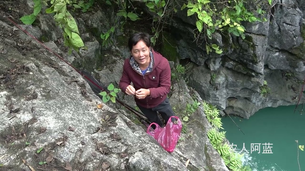 野钓：山里的深潭鱼真多，小伙连杆上几条大猛货，太刺激了