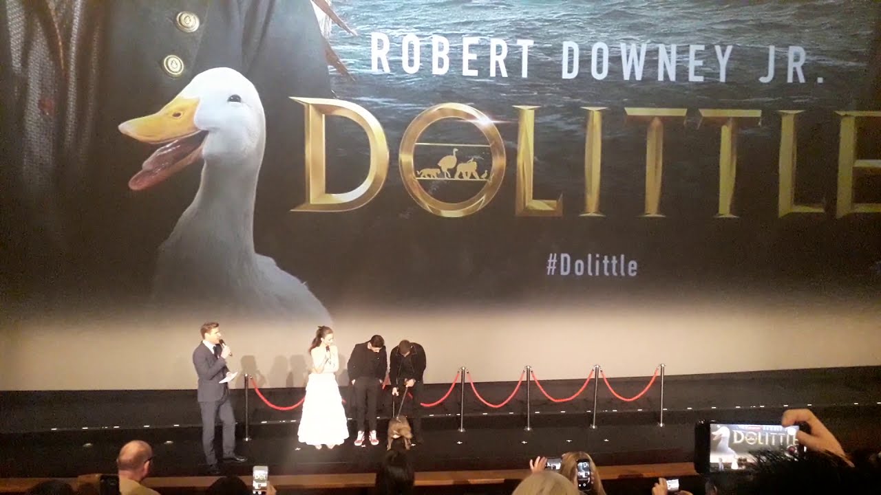 She does WHAT?????? /  Dolittle UK premiere / Robert Downey is shocked by Emma Thompson
