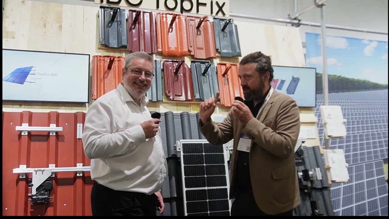 PV-Dachmontage mit Blechformziegeln passend zum Dach - IBC Solar erklärt das Installationsproblem
