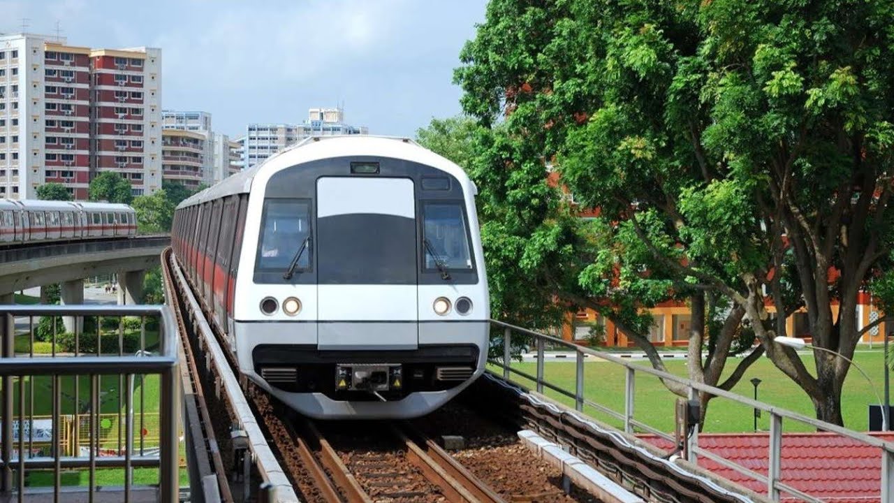 DARI SINGAPORE KE MALAYSIA HANYA NAIK MRT !!!