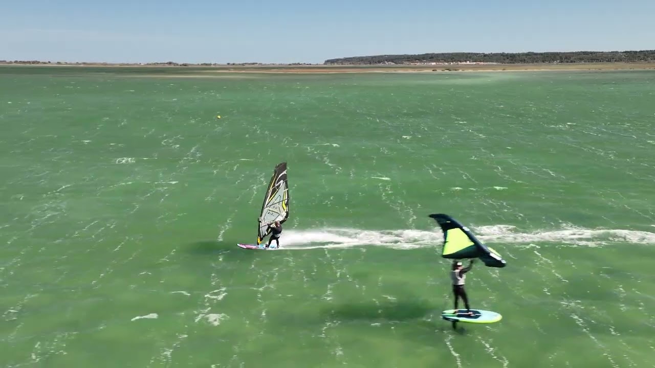 Windsurf, Wingfoil, Kite au Spot des vignes, &eacute;tang de La Palme.