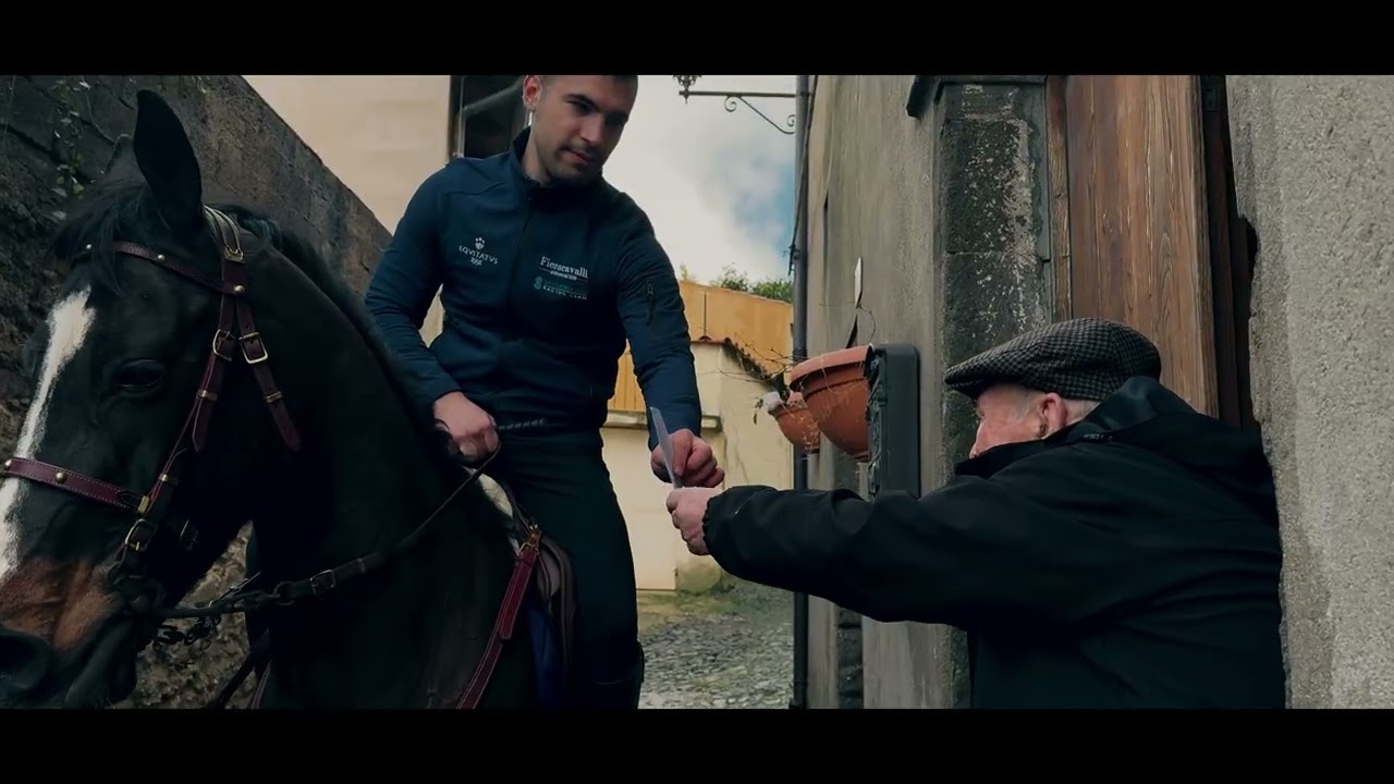 A Su Carrasegare , trailer. 