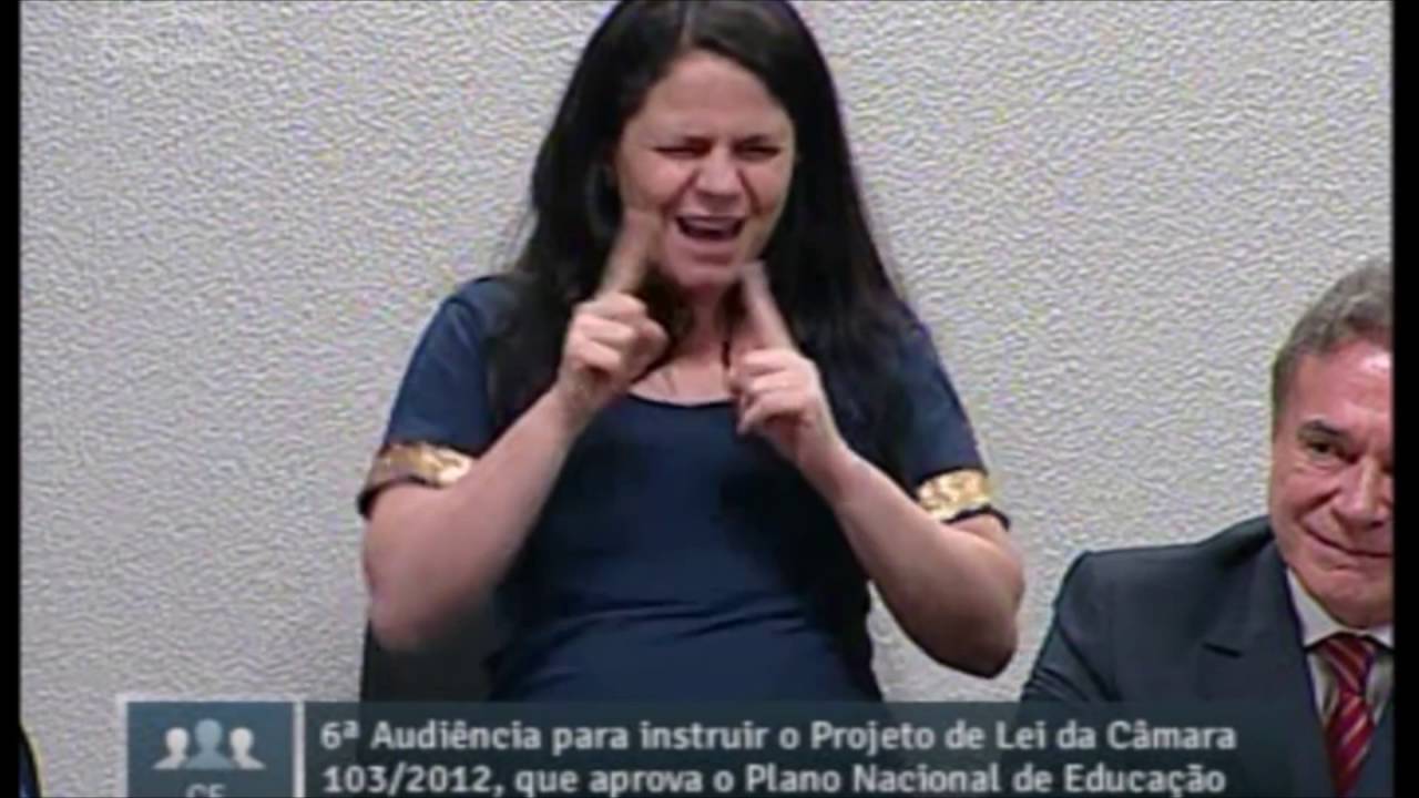 Feneis: Patrícia Rezende na Audiência Pública no Senado Federal