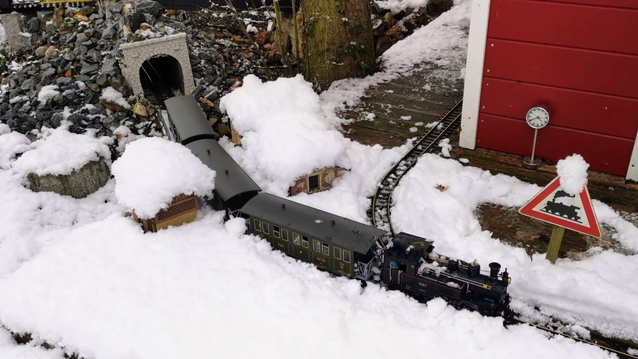 Zahnradbahn HG3/3 & die VIK von LGB mit Schneepflug auf SCHNEEFAHRT!