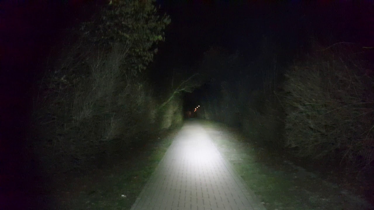 Nachttest Olight Warrior X Tactical Taschenlampen 2000 Lumen