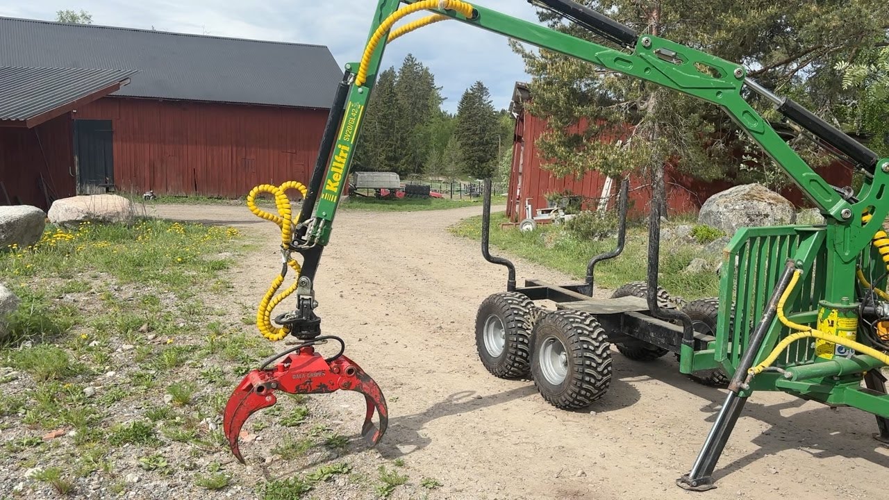 Köp Timmervagn Kellfri SV20/GL42 med kran, hydraulmotor, flak och gripskopa på Klaravik