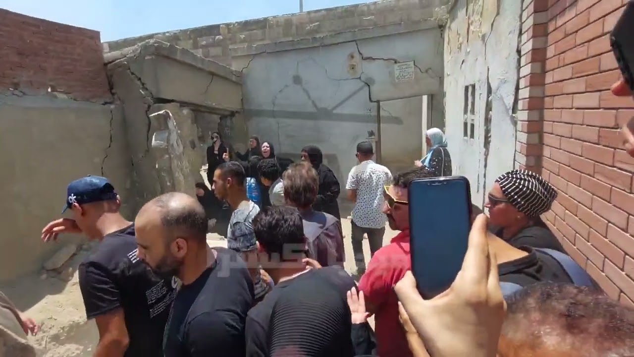 انهيارات وصراخ أسرة المذيعة شيماء جمال خلال الوداع الأخير بالمقابر