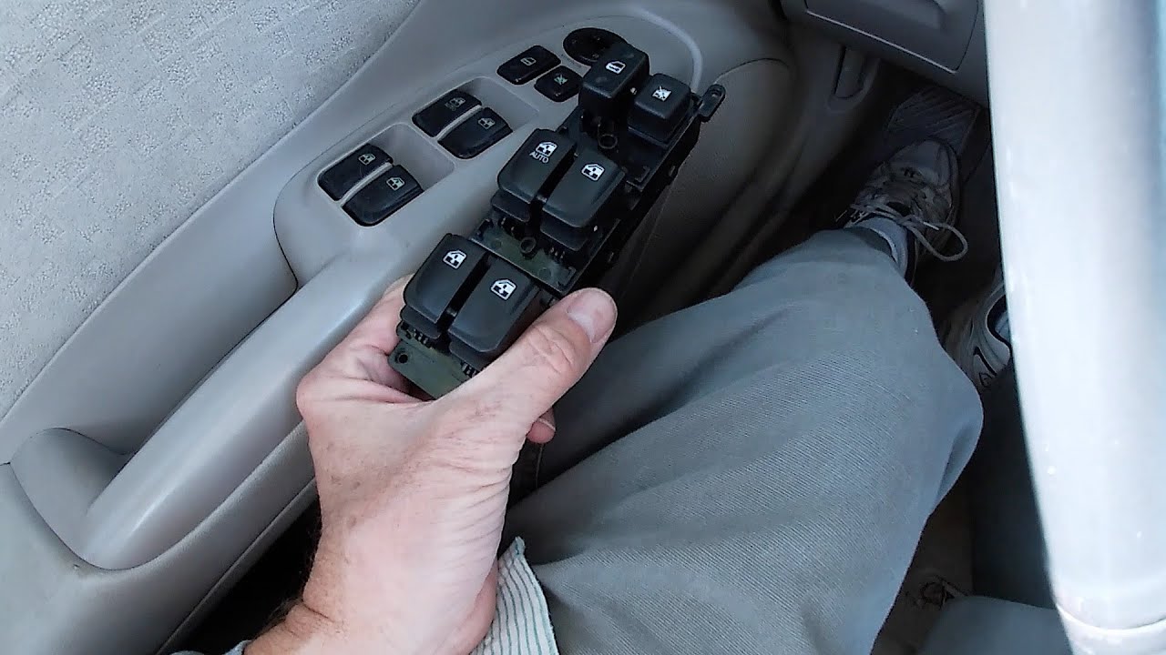 Hyundai Sonata 2007 года — Замена главного выключателя стеклоподъемника