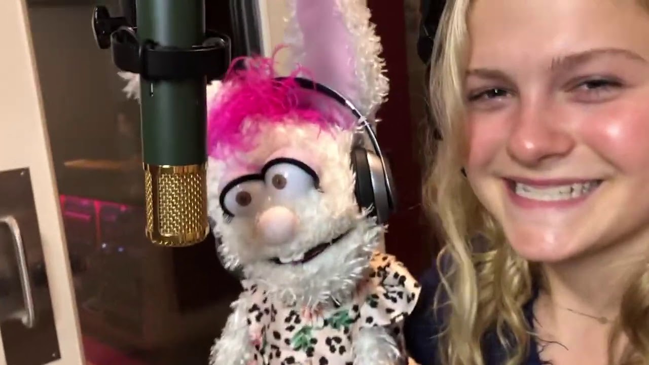 The Spin with Darci Lynne #3 - Girl On Fire
