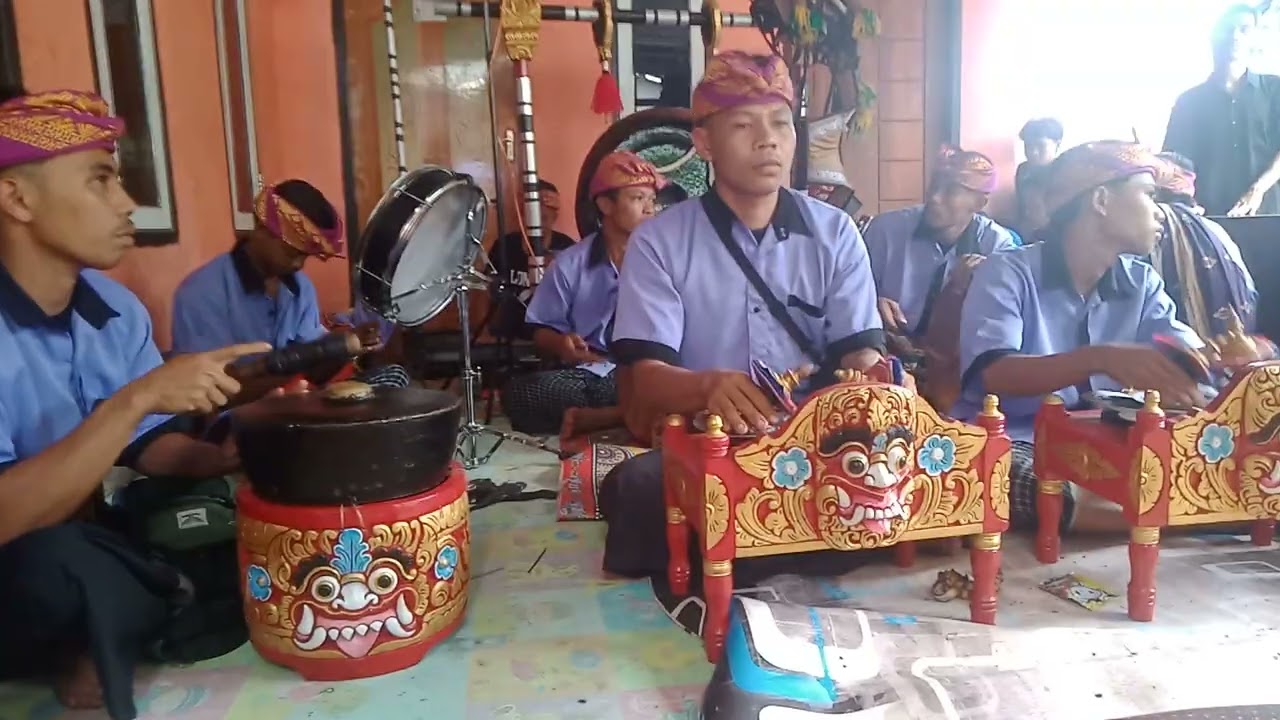 Ale Ale dusun anak dui kesik begawe di sukerare nabuh tokol