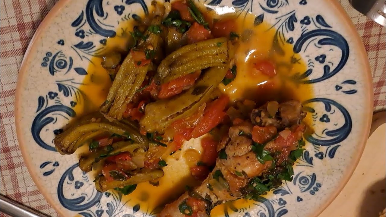CHICKEN & OKRA ( Lady's fingers ) ...or,  KOTOPOULO me BAMIES