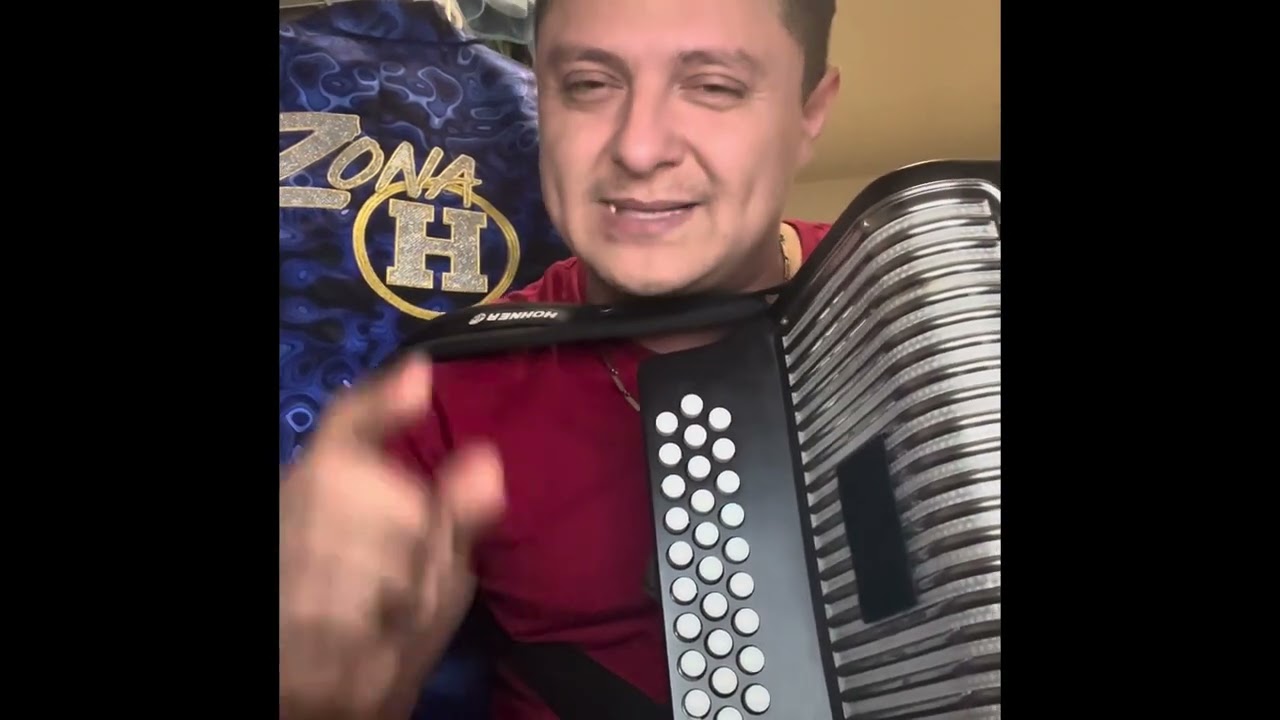CUANDO ES PRIMERA Y  SEGUNDA Y TERCERA ? Donde van los adornos ???