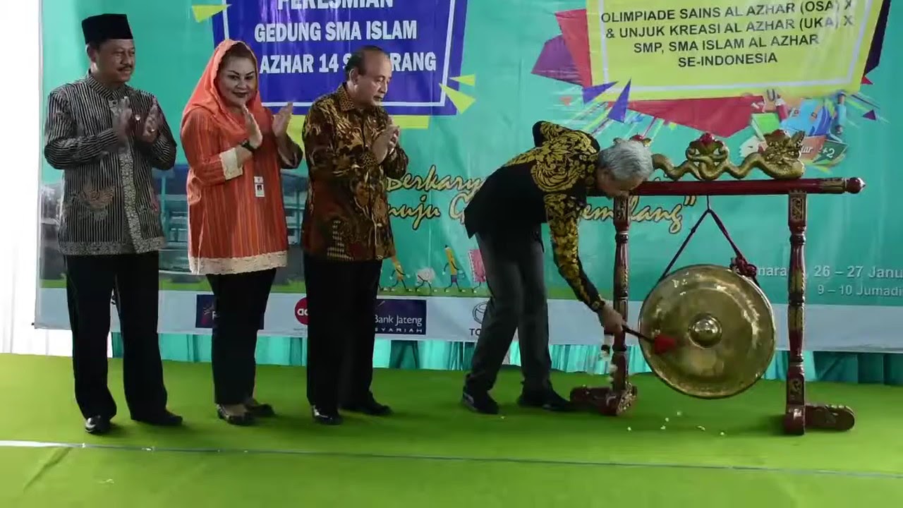 PERESMIAN GEDUNG SMA ISLAM AL AZHAR 14 SEMARANG OLEH GUBERNUR JAWA TENGAH