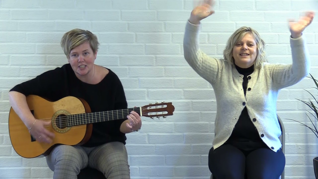 Musikk-samling i Noas ark open barnehage på Nærbø