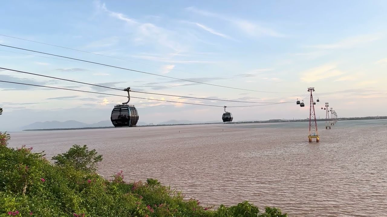 CÁP TREO VƯỢT BIỂN  NGHỆ AN - HÀ TĨNH TRƯỚC BÃO SỐ 10 BUALOI 2025 