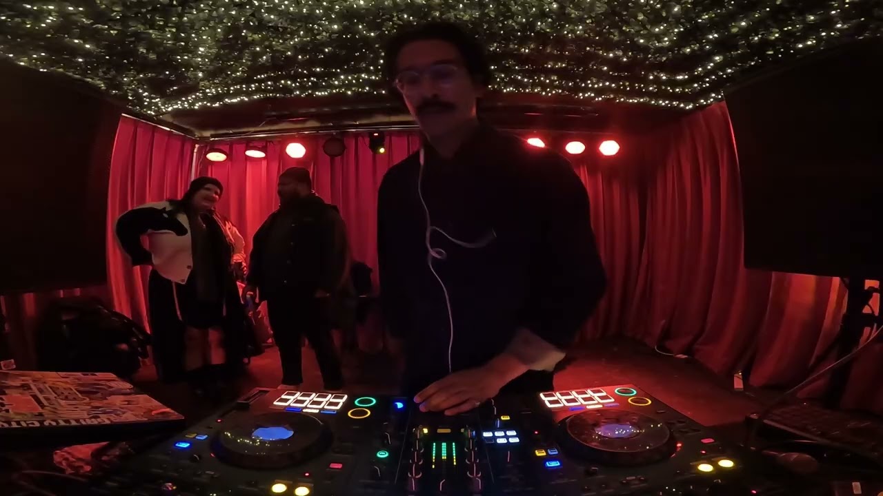 hayden mekai NYE | WINDOW RADIO 0014a | 2025 12 31