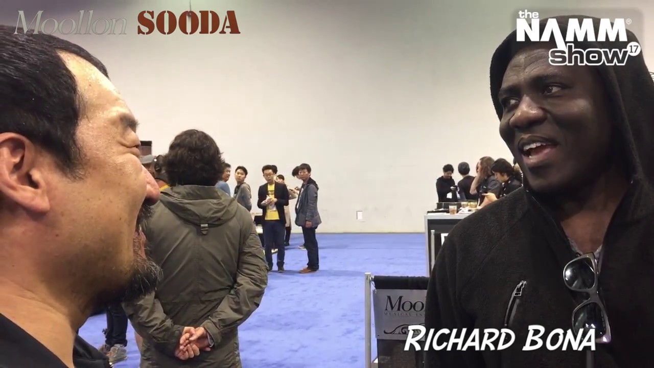 26 Moollon SOODA NAMM - Richard Bona