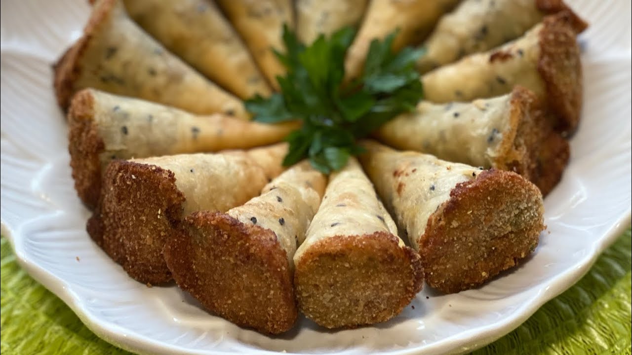 أبواق البوريك الحارة بحشوة الدجاج من المطبخ الليبي # سمبوسة الطربوش Spring Rolls Cones ( Boreek)