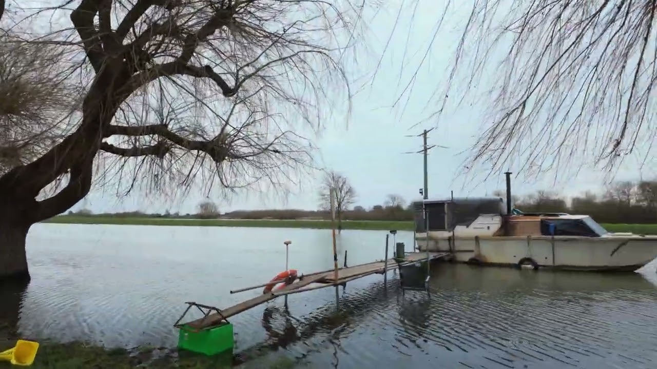 Walking down the River Nene (Peterborough) after heavy down pour 