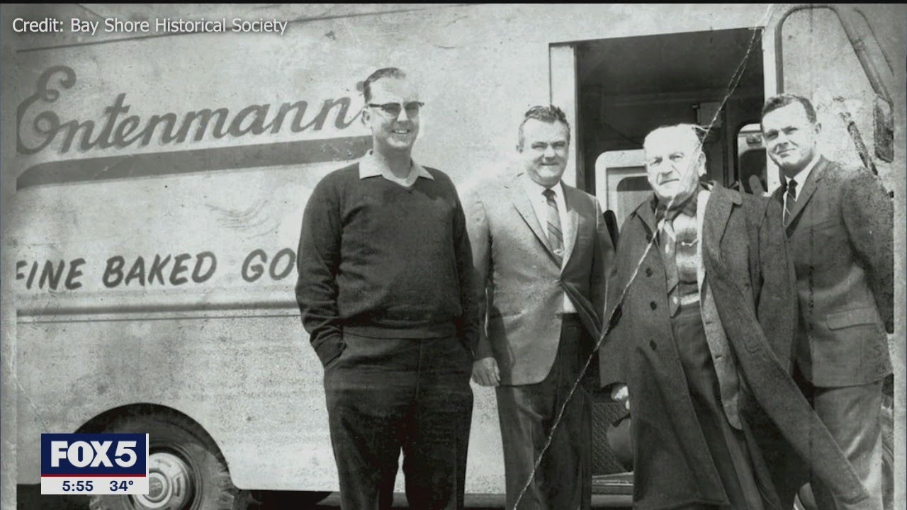 Charles Entenmann dies