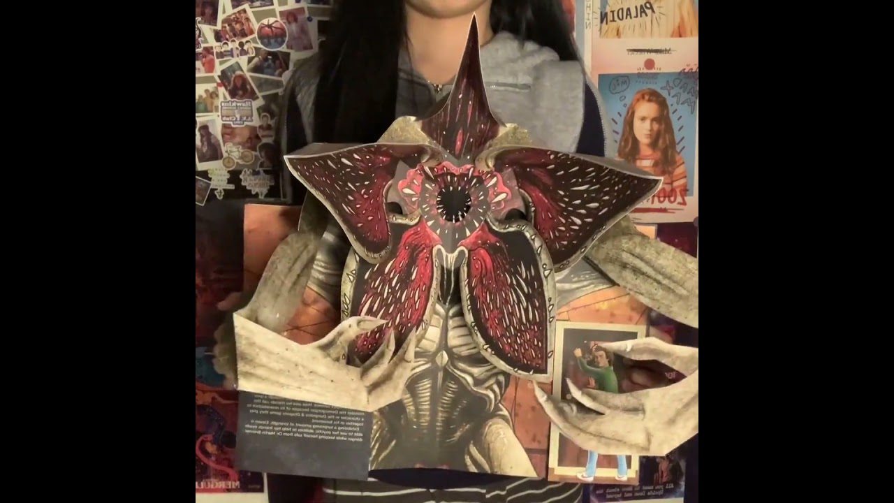 Stranger Things! Ultimate Pop-Up Book! 