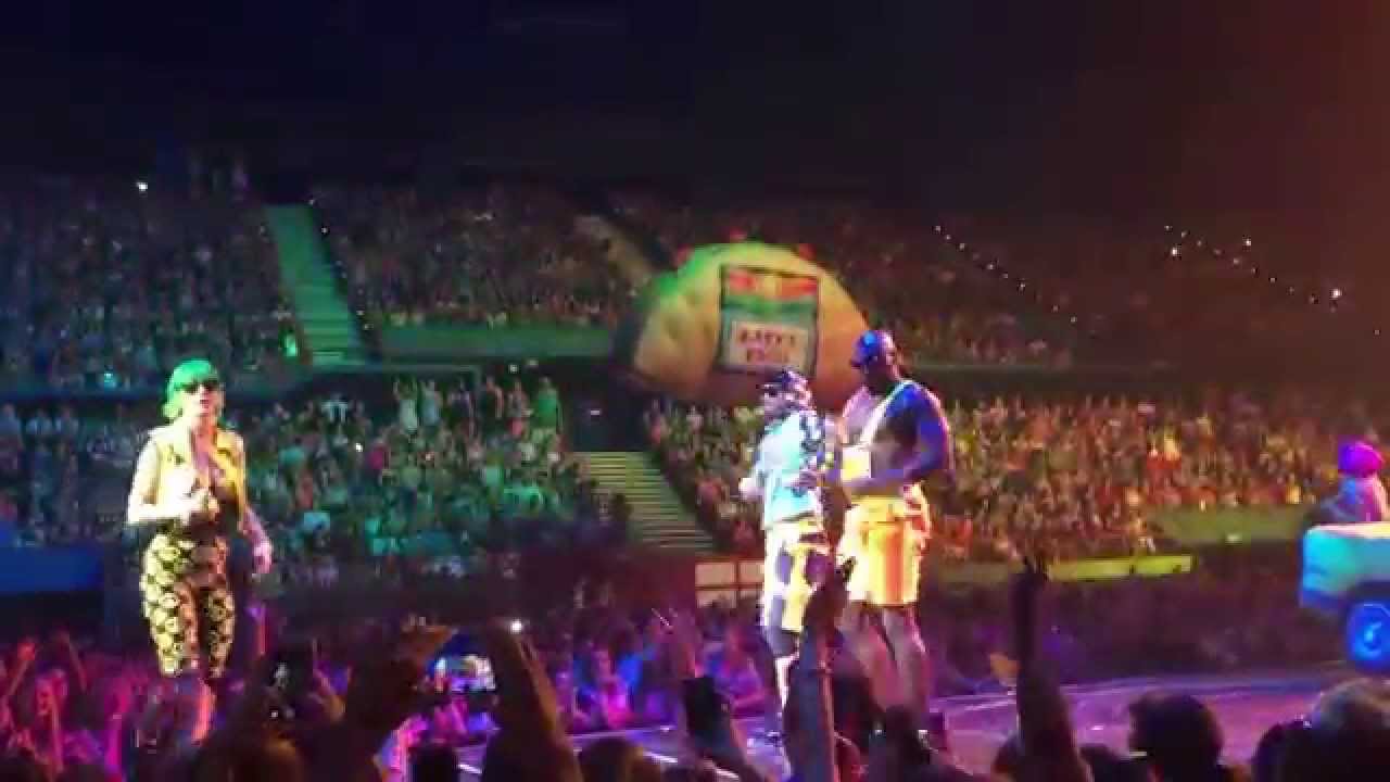 Katy Perry - This Is How We Do Live Prismatic World Tour Brisbane 15/12/2014 Australia