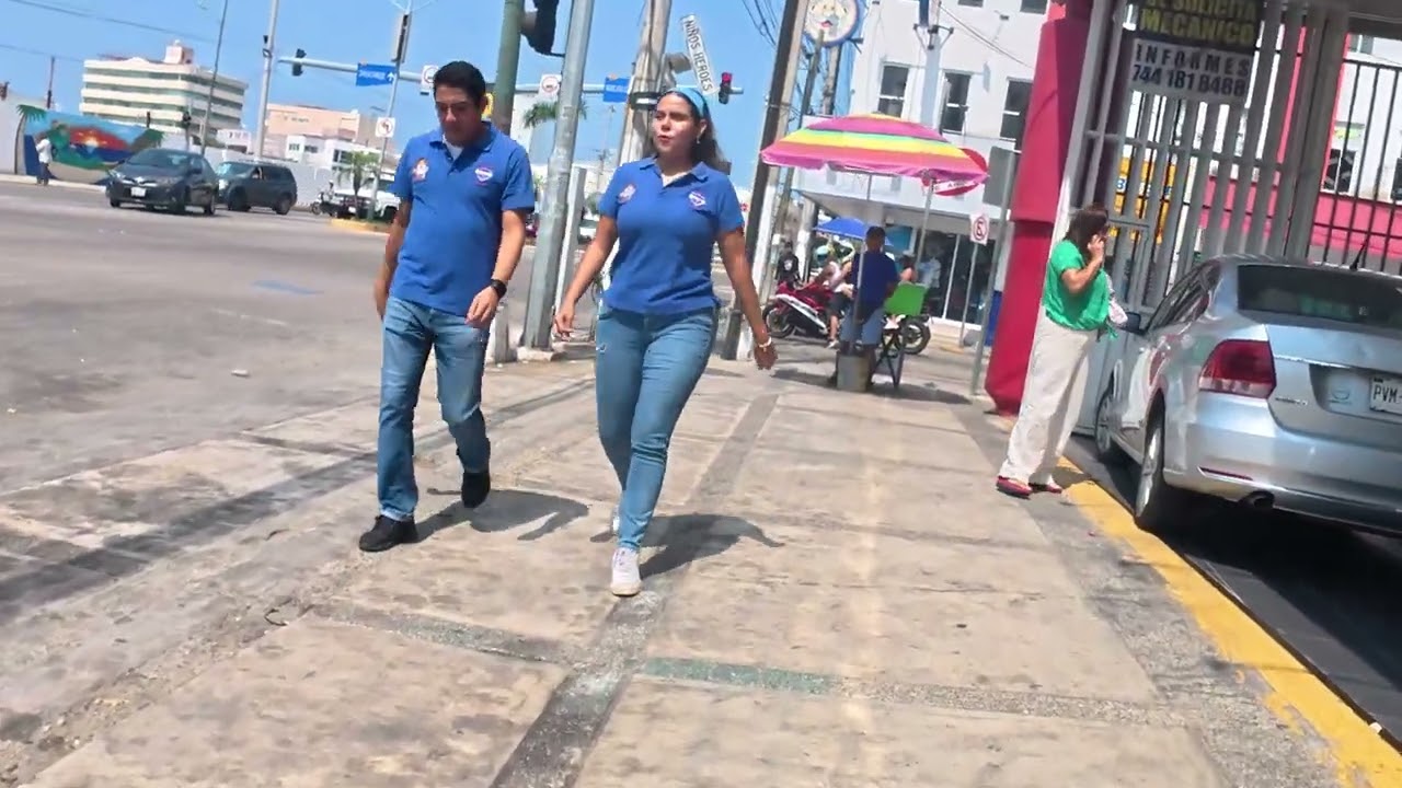 Caminando en Acapulco