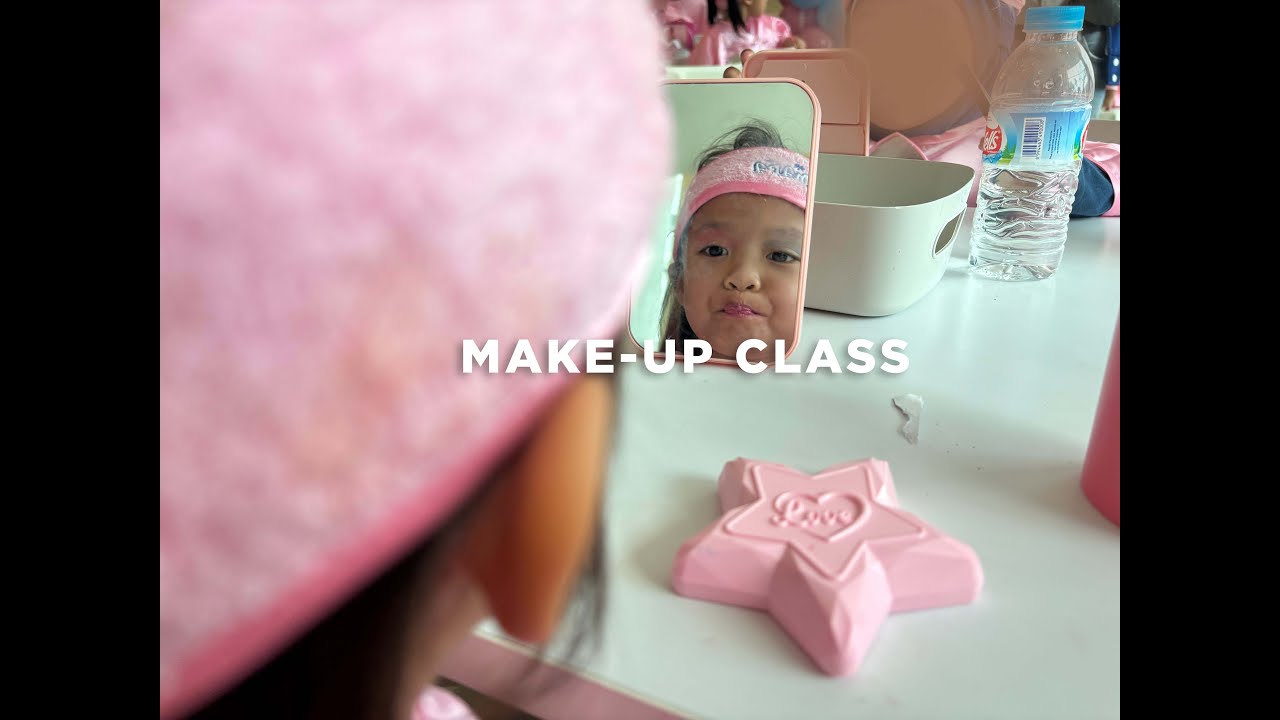 Lucu Banget! Anak-Anak Dandan Sendiri di Make Up Class