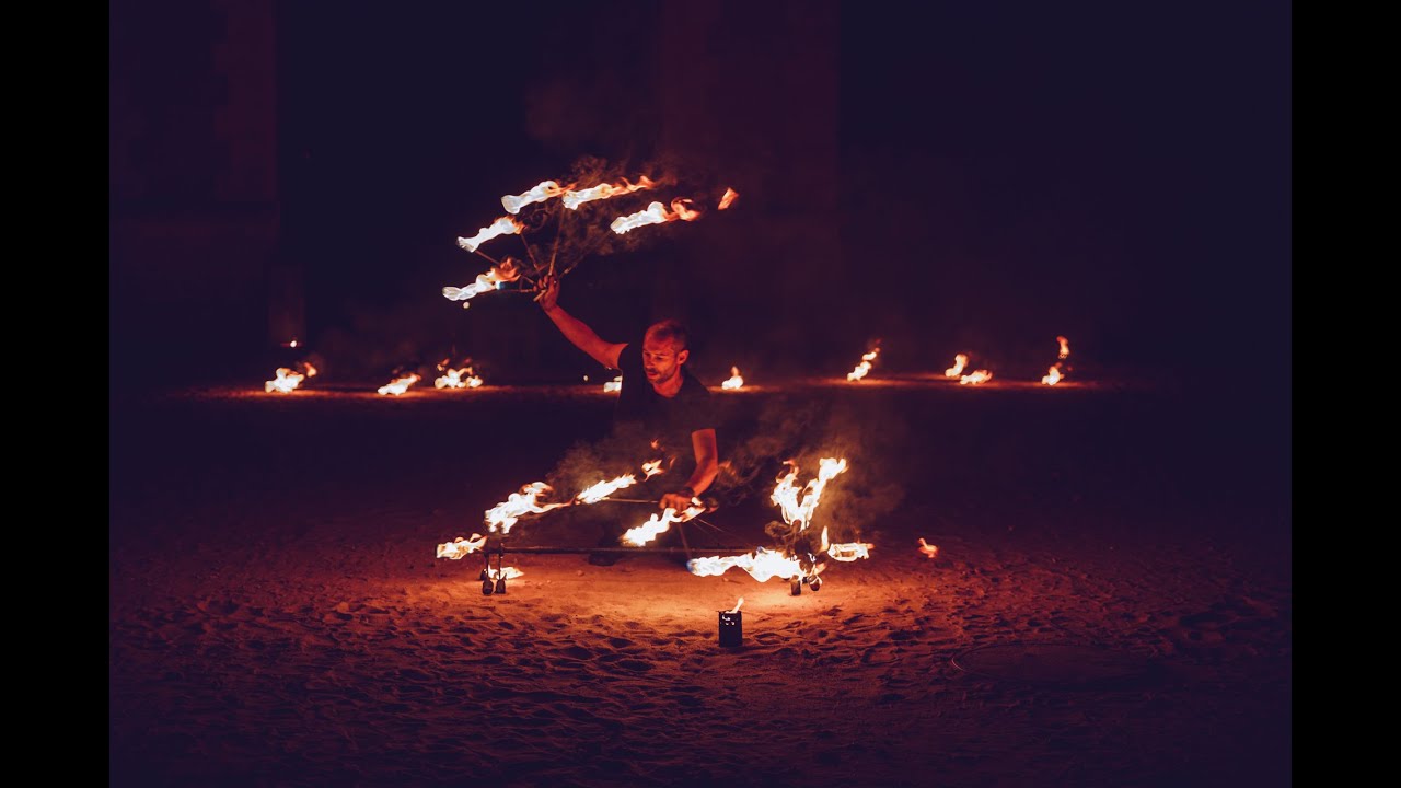 Spectacle de feu et de pyrotechnie - jongleur de feu - cracheur de feu - Compagnie CHK1 - Mariage