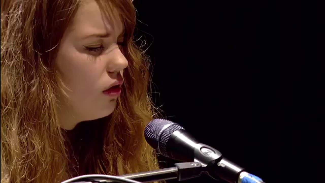 Hope performs Songbird for BBC Introducing