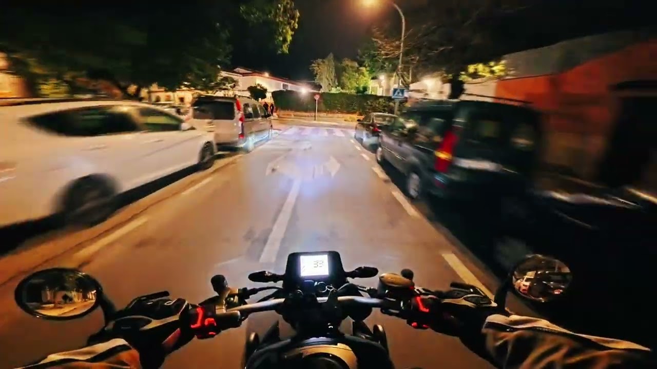 🏍️ POV En moto al trabajo - Día [03]