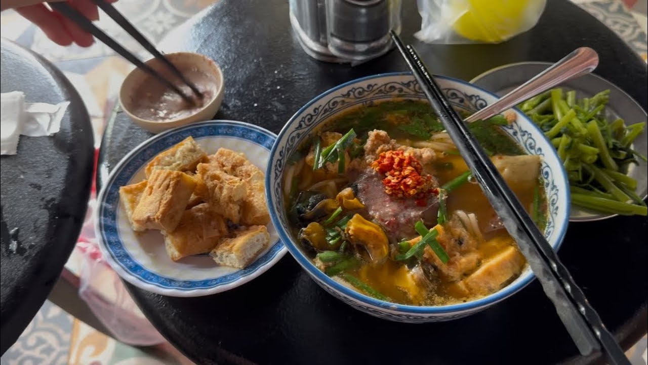 Quán bún riêu, canh bún YẾN  (địa điểm nổi tiếng của Tân Bình) ko thể ko ghé#food #vietnamesetaste 