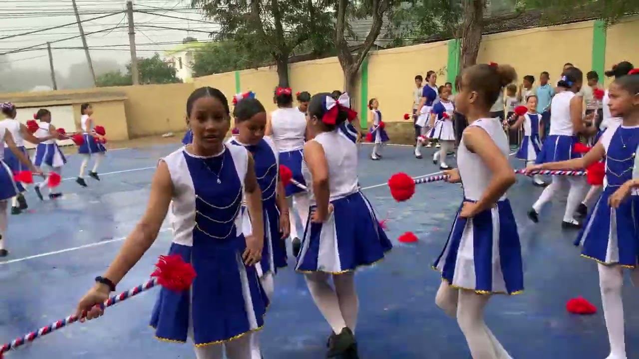 Nuestro baton ballet en el acto conmemorativo al 181 aniversario de nuestra independencia