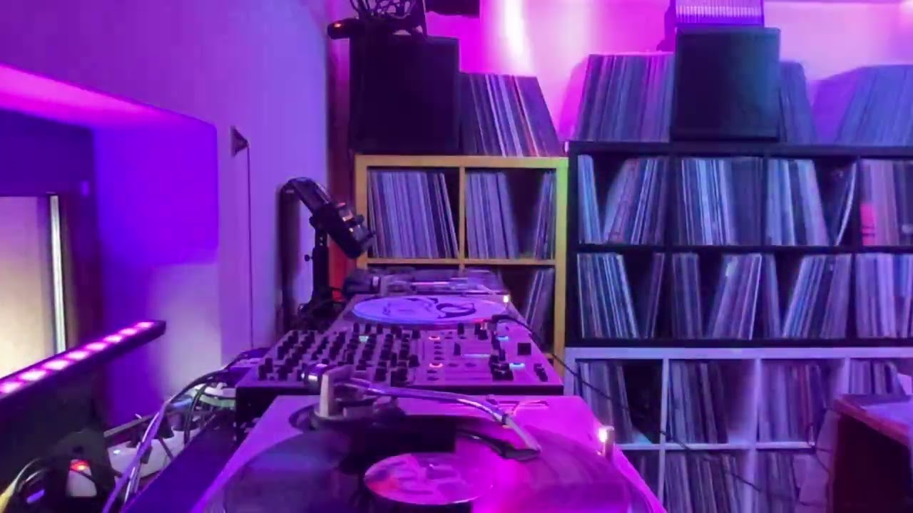 ONLY VINYL - ONLY TECHNO - ONLY VIBE - ONLY FUN