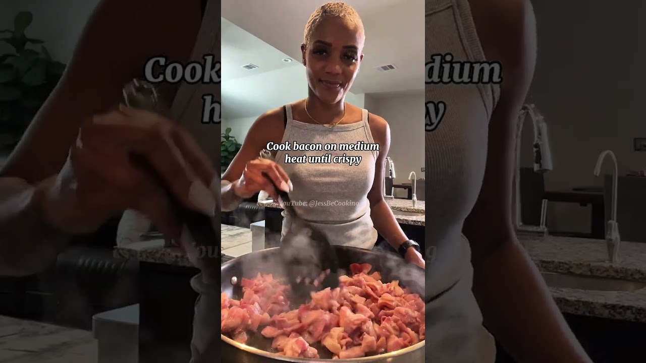 Bacon & Broccoli Chicken Alfredo | Cheesy Garlic Bread