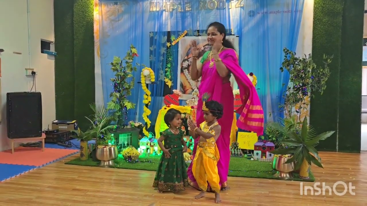 Little Krishnas and Radhas, joyful smiles, and beautiful moments with their mommies👩! 💙 