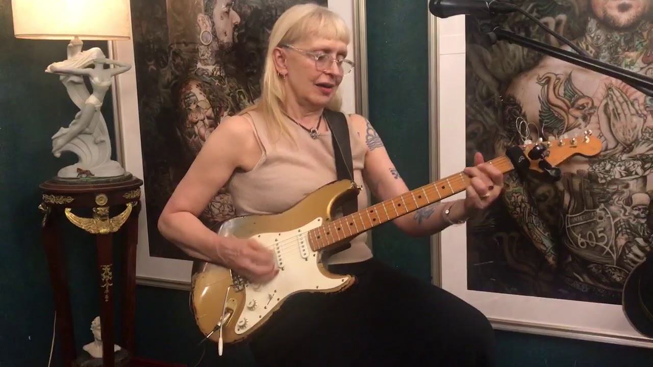 Leni Stern, 5 Time Gibson Female Jazz Guitarist of the Year.