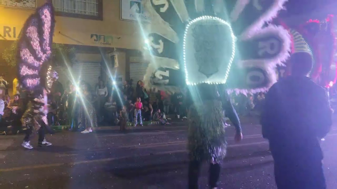 Los tradicionales Tlahualiles acompañando a los comerciantes del mercado Hidalgo de Zamora 2025