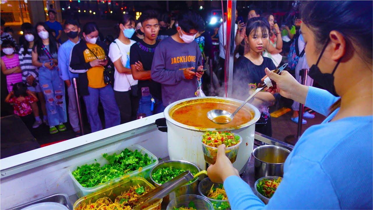 People go CRAZY for Black Stinky Tofu | Chinese Food in Cambodia