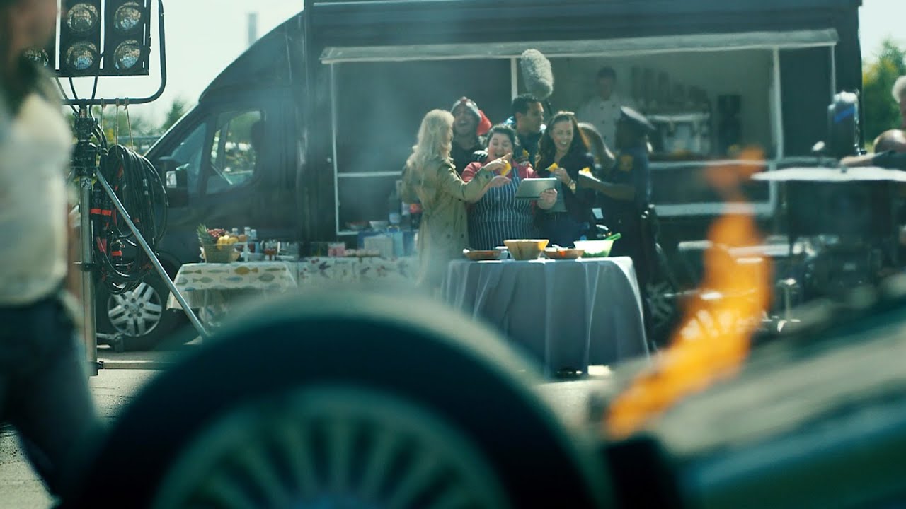 Expedia『Travel Yourself Interesting - Stuntman』