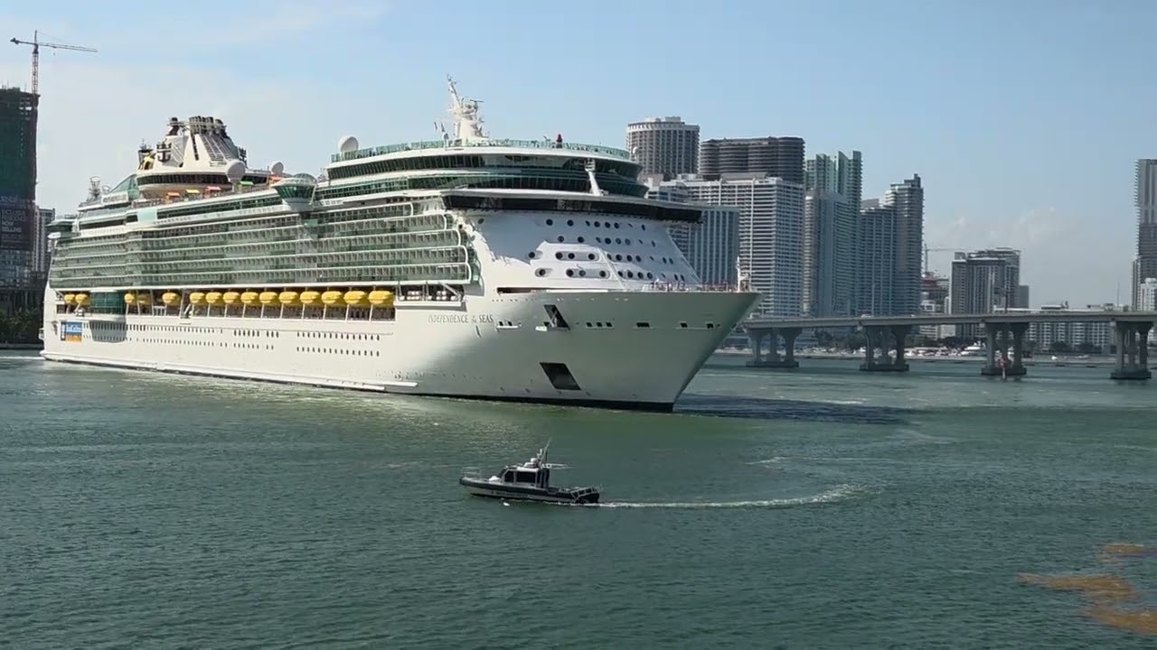 Independence of the seas turning 180 at Port of Miami for Carribean cruise
