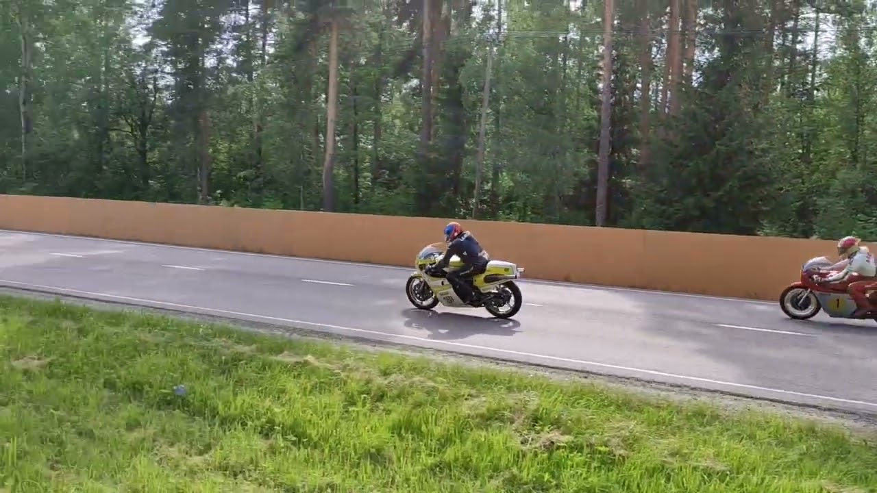 Giacomo Agostini mv agusta/Teuvo Länsivuori Suzuki