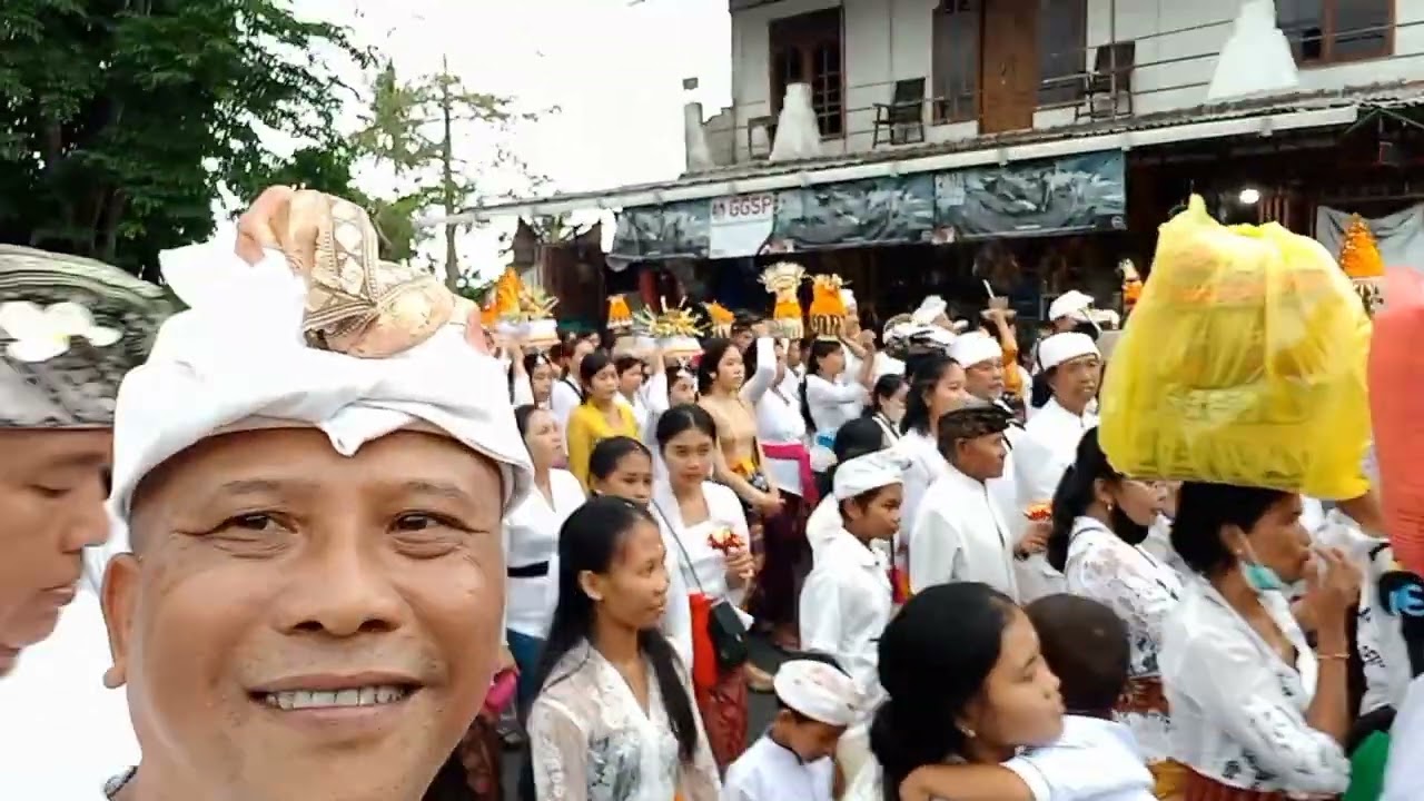 Mendak Betara Saking Desa Perasi