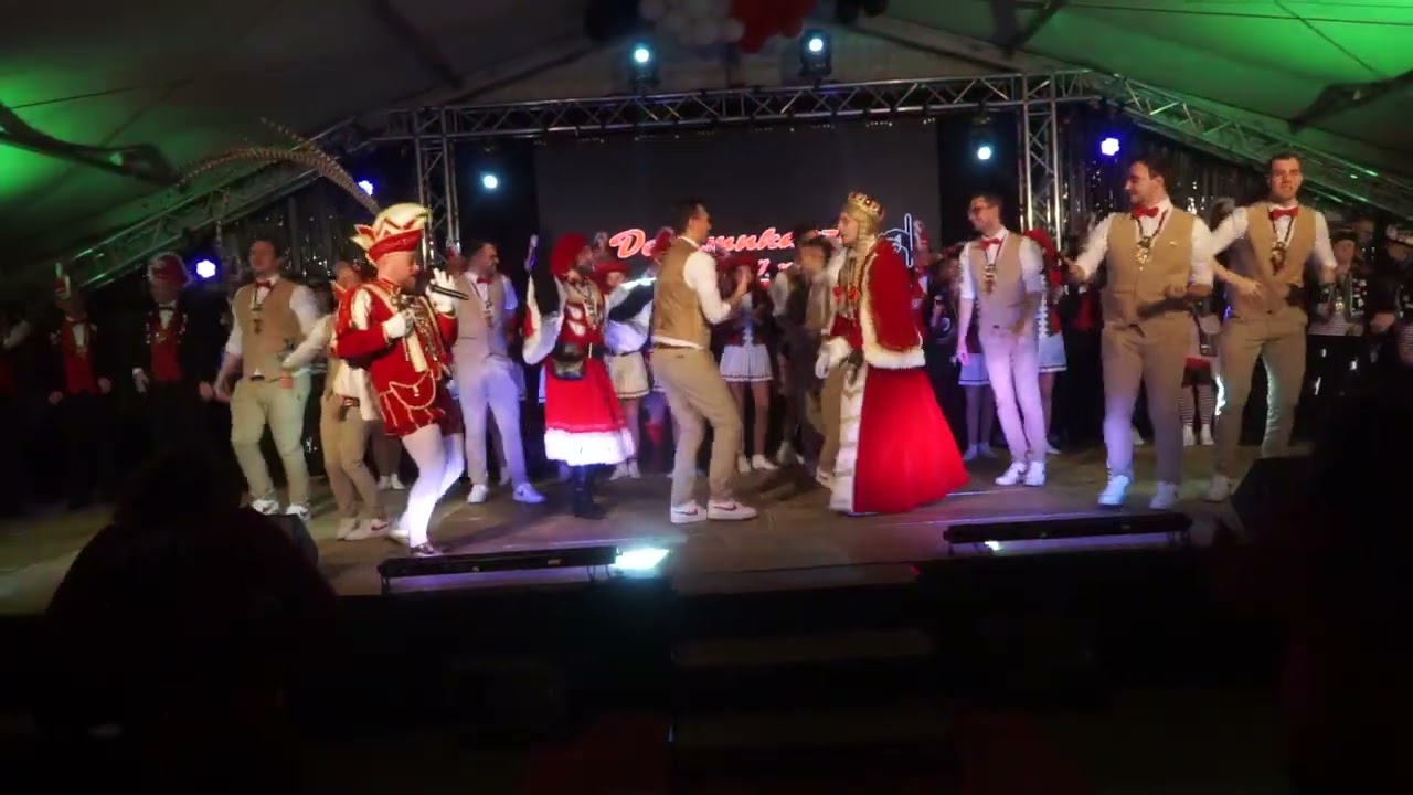 Dreigestirn 2025 + boygroup K.V. De Vennkatze