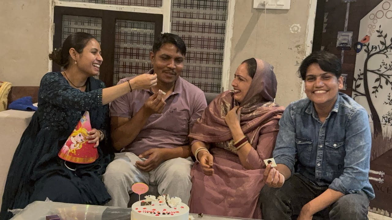 Anniversary celebrate 🥳 🥰🎀🌸|| 7 years together 🤝 || happy married life both of you👩‍❤️‍👨 ||
