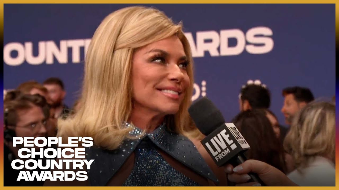 2024 PCCAs Host Shania Twain REVEALS Her Three Favorite Songs! | 2024 PCCAs | E! News