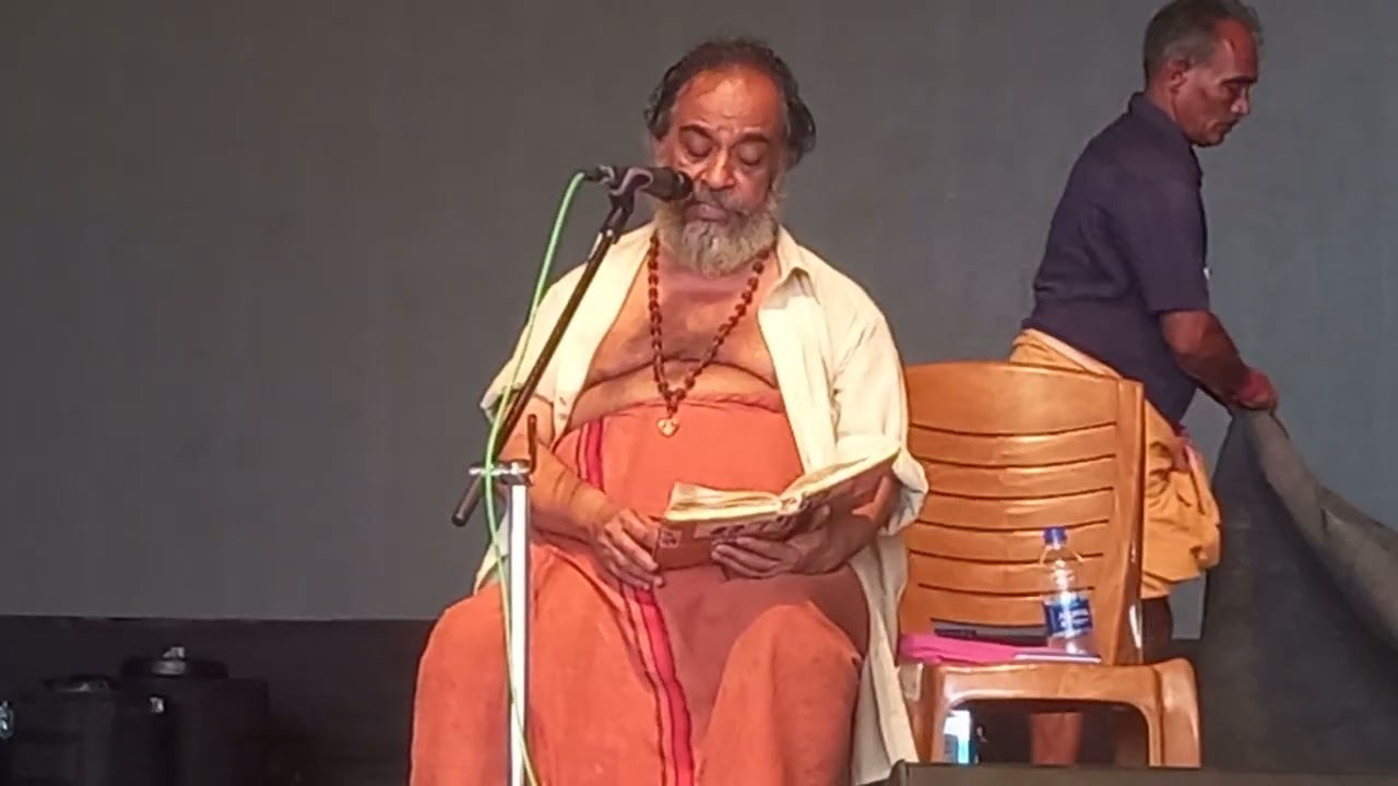 Hariswami Performing Stotra Parayanam Attukal Temple @sahasrajyothi5583 