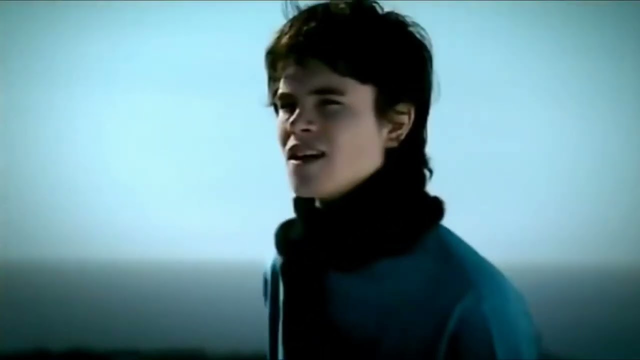 Erreway   Amor De Enga&ntilde;o Videoclip Oficial Felipe Colombo; Luisana Lopilato