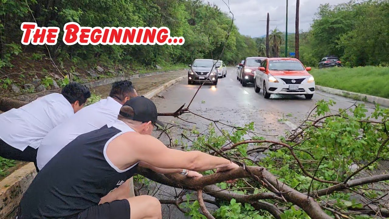 Hurricane Erick brings flooding to Huatulco Mexico